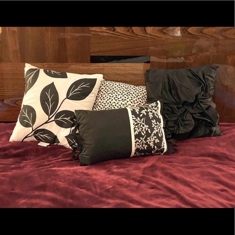 Set 4, B&W. LG leaf 16” S leaf 12” sq., rect. 17”x10” cotton. Bl 16” Sq. satin